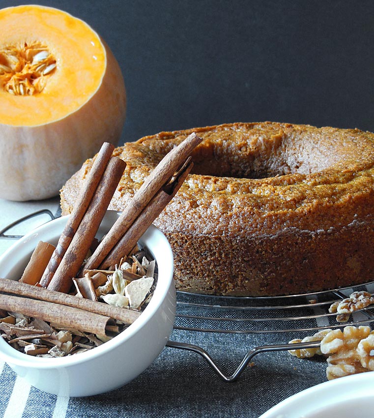 bizcocho rosca de calabaza nueces y chocolate