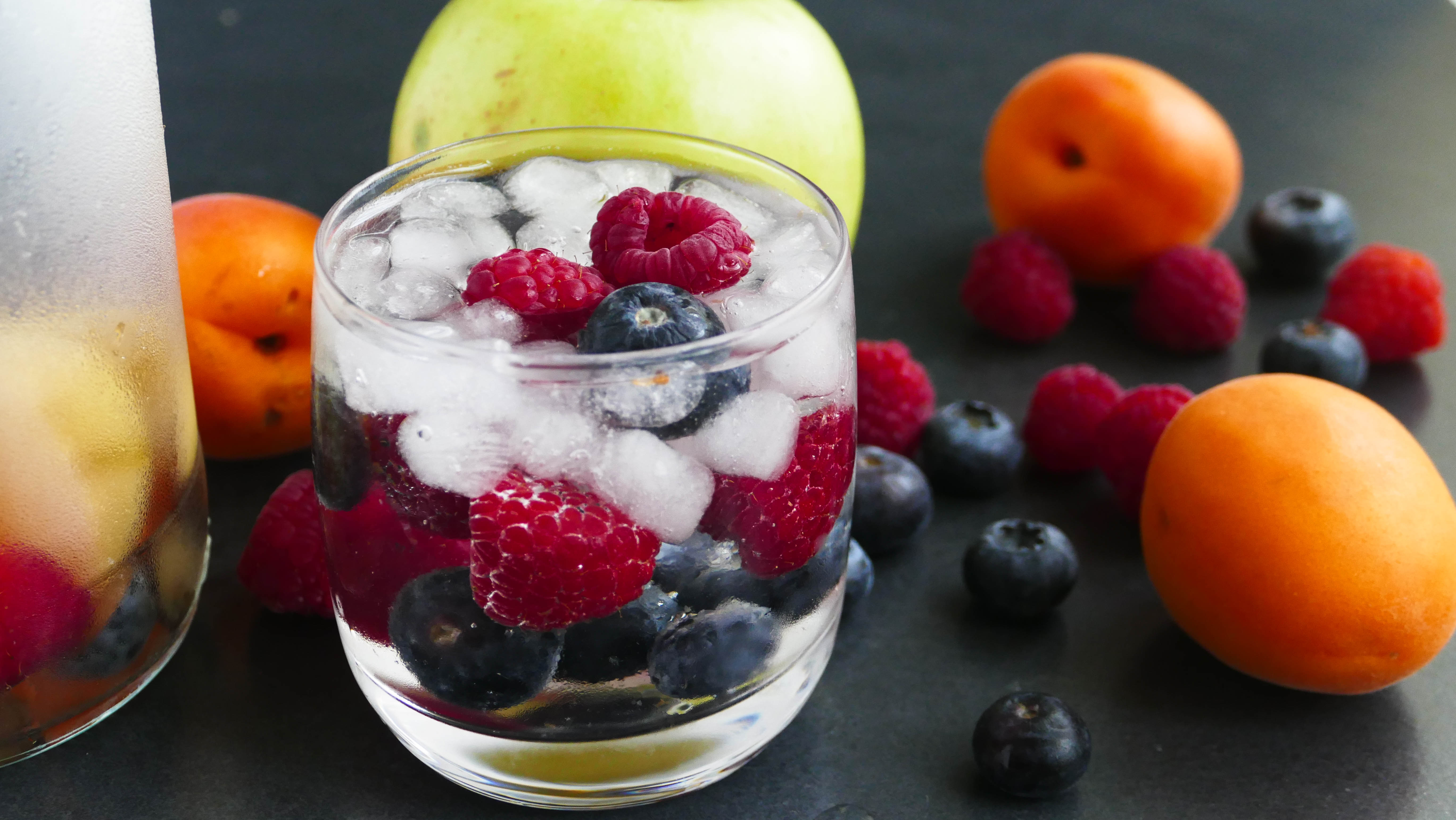 agua aromatizada con frutas